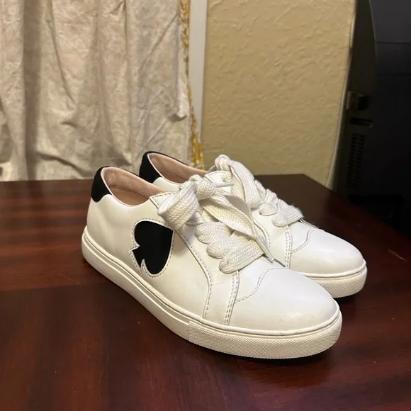 Kate Spade Fez White/Black Big Logo Leather Women Sneakers- SZ 6 B - Picture 1 of 10